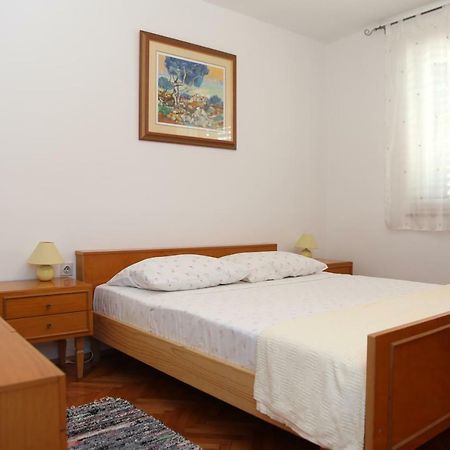Seaside Apartment Tisno Exterior photo