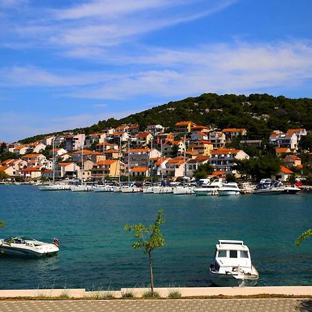 Seaside Apartment Tisno Exterior photo