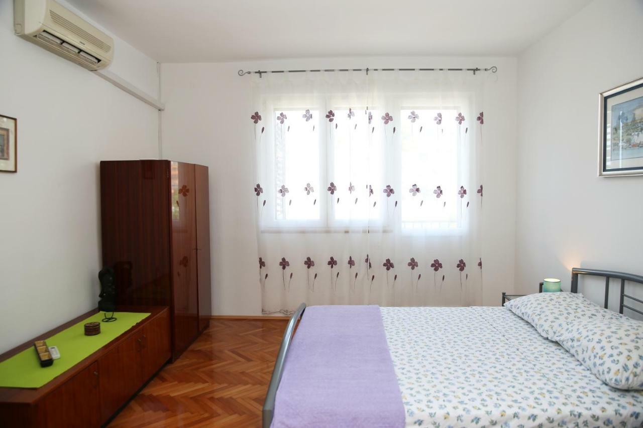 Seaside Apartment Tisno Exterior photo